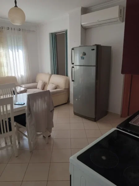 Tirane, jepet me qera apartament 2+1 Kati 3, 100 m² 400 € (Restorant Deliu ne Fresk)