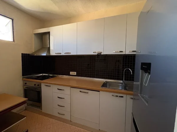 Tirane, jepet me qera apartament 2+1 Kati 5, 75 m² 550 € (SHKOLLA E BALETIT)