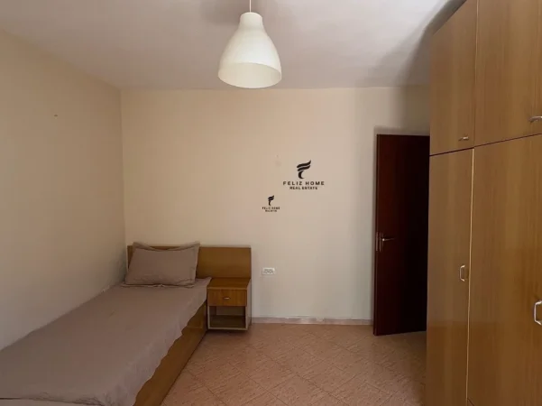 Tirane, jepet me qera apartament 2+1 Kati 5, 75 m² 550 € (SHKOLLA E BALETIT)