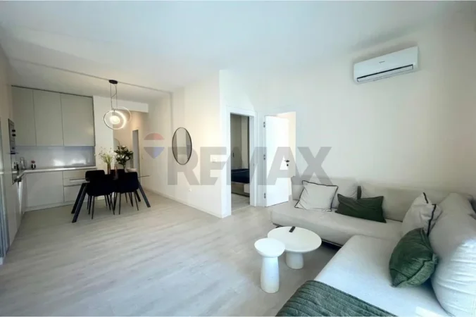 Tirane, jepet me qera apartament 2+1+Ballkon , 100 m² 800 € (Kodra e Diellit)
