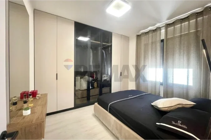 Tirane, jepet me qera apartament 2+1+Ballkon , 100 m² 800 € (Kodra e Diellit)