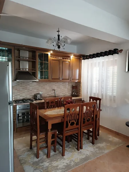 Durres, shitet Vile Vile 3 Katshe Kati 0, 580 m² 609.000 € (Shkallnure)