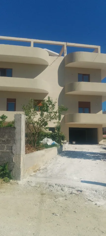 Durres, shitet Vile Vile 3 Katshe Kati 0, 580 m² 609.000 € (Shkallnure)