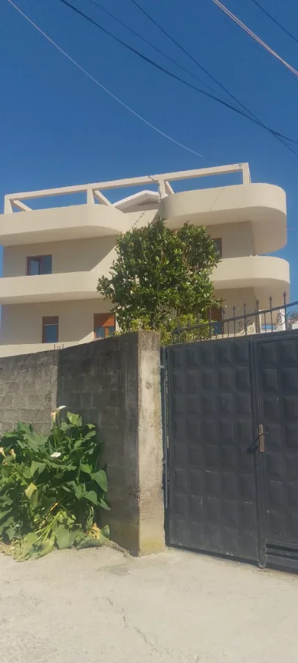 Durres, shitet Vile Vile 3 Katshe Kati 0, 580 m² 609.000 € (Shkallnure)