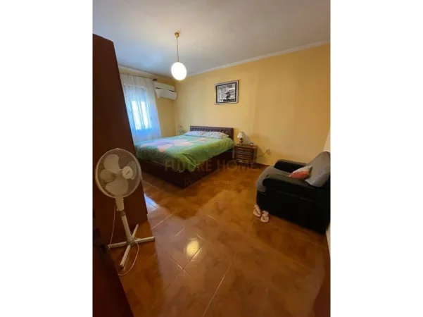 jap me qera apartament 2+1+Ballkon Kati 3, 75 m² 500 € (PARKU)