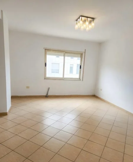 Tirane, jepet me qera apartament 2+1 Kati 3, 100 m² 550 € (Bulevardi i Ri)