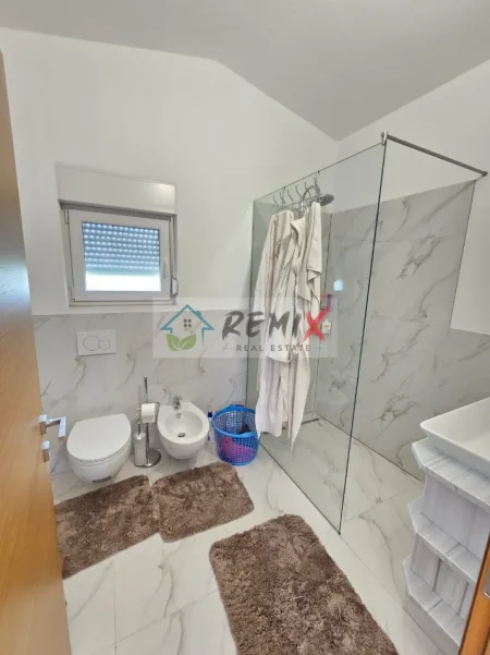 Durres, jepet me qera Vile Vile 2 Katshe Kati 2, 800 m² 600 €