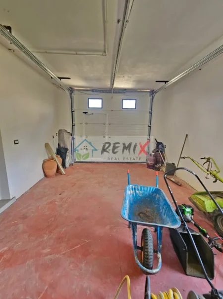 Durres, jepet me qera Vile Vile 2 Katshe Kati 2, 800 m² 600 €