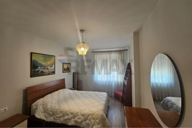 Tirane, jepet me qera apartament 1+1+Ballkon , 84 m² 740 € (Liceu Artistik)