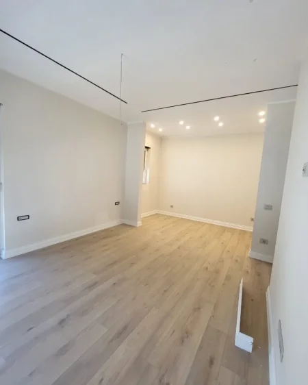 Tirane, jepet me qera Vile 3+1+Aneks+Ballkon , 300 m² 4.000 € (Secret Garden Teg) 3 kateshe