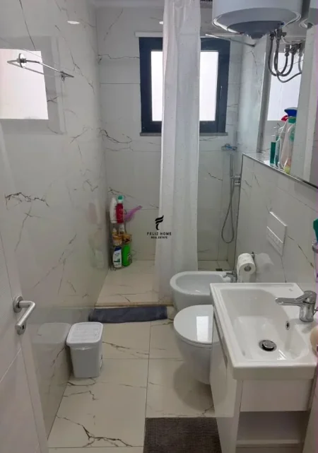 Tirane, jepet me qera apartament 1+1 Kati 5, 65 m² 650 € (RRUGA E ELBASANIT)