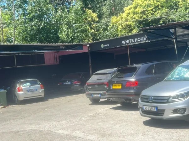Tirane, jap me qera ambjent biznesi Kati 0, 380 m² 1.300 € (5 MAJ)