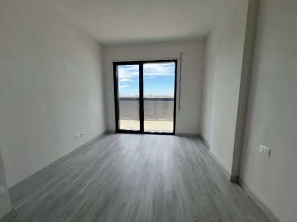 Tirane, jepet me qera apartament 1+1+Ballkon Kati 8, 71 m² 300 € (Bulevardi i Ri)