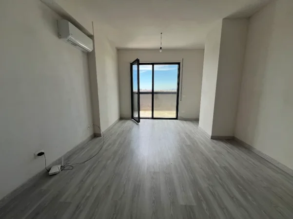 Tirane, jepet me qera apartament 1+1+Ballkon Kati 8, 71 m² 300 € (Bulevardi i Ri)