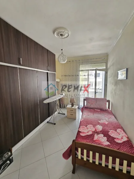 Durres, jepet me qera apartament 2+1+Aneks+Ballkon Kati 6, 120 m² 450 € 