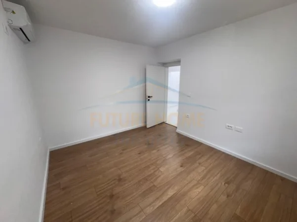 Tirane, jepet me qera apartament Kati 2, 75 m² 800 € (Stacioni i Trenit)