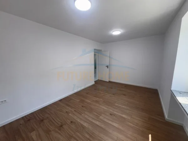 Tirane, jepet me qera apartament Kati 2, 75 m² 800 € (Stacioni i Trenit)