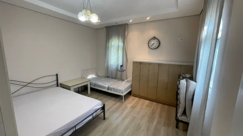 Tirane, jepet me qera apartament 2+1 Kati 1, 70 m² 500 € (RRUGA E DIBRES)