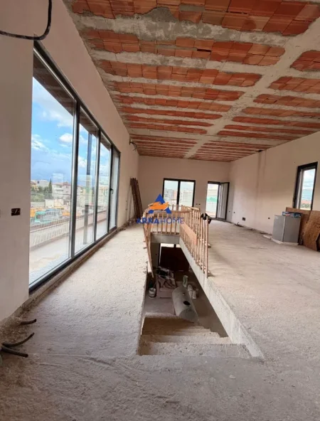 Tirane, jepet me qera apartament Vile 2 Katshe Kati 2, 250 m² 