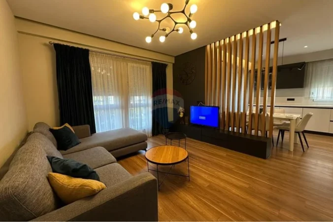 Tirane, jepet me qera apartament 3+1+Aneks+Ballkon , 130 m² 740 € (5 Maji)