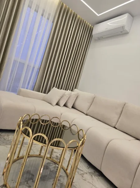 Tirane, jap me qera apartament 1+1+Ballkon Kati 3, 777 m² 580 € (Paskuqan)