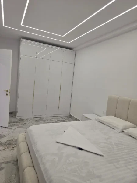 Tirane, jap me qera apartament 1+1+Ballkon Kati 3, 777 m² 580 € (Paskuqan)