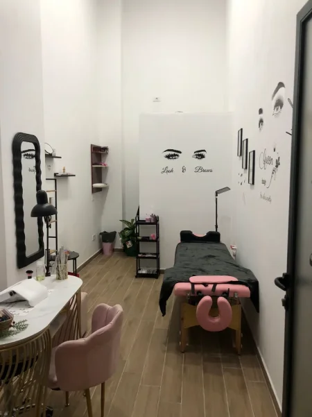 Tirane, jepet me qera ambjent biznesi Kati 0, 18 m² 350 € (Don Bosko)