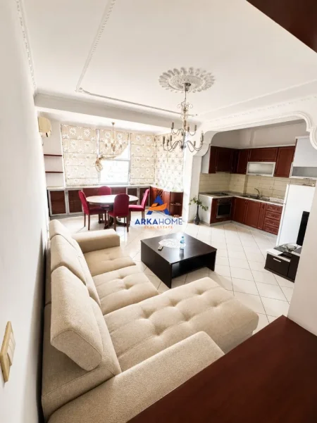 Tirane, jepet me qera apartament 2+1+Ballkon Kati 3, 120 m² 500 € 