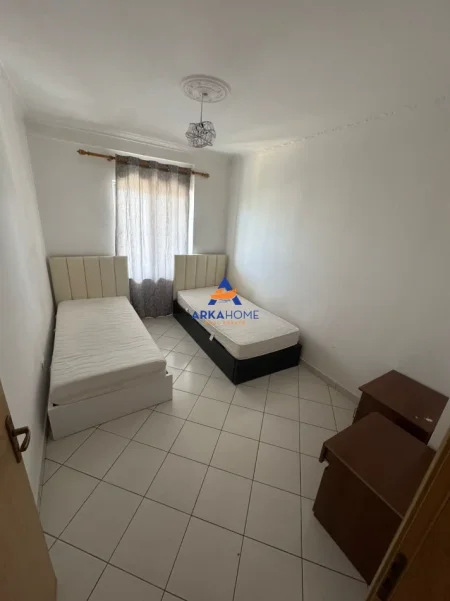 Tirane, jepet me qera apartament 2+1+Ballkon Kati 3, 120 m² 500 € 