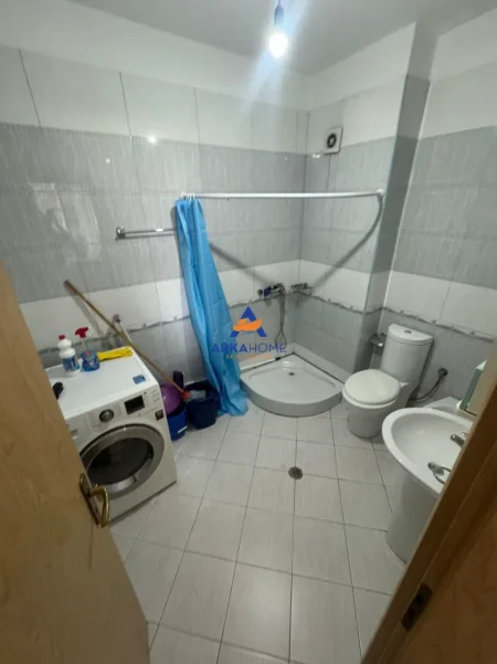 Tirane, jepet me qera apartament 2+1+Ballkon Kati 3, 120 m² 500 € 