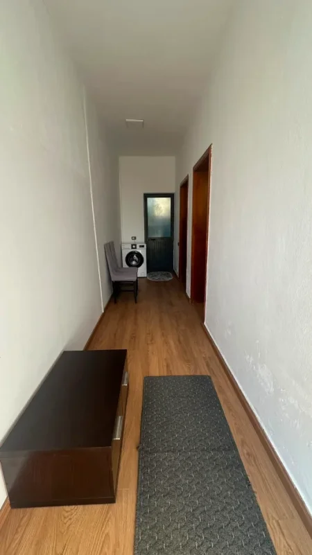 Tirane, jepet me qera apartament 1+1+Ballkon Kati 1, 55 m² 350 € (Astir)