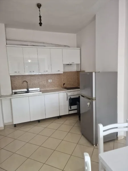 Tirane, jepet me qera apartament 1+1 Kati 7, 65 m² 400 € (ASTIR)