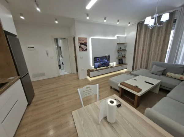 Tirane, jepet me qera apartament 1+1 Kati 2, 65 m² 570 € (Don Bosko)