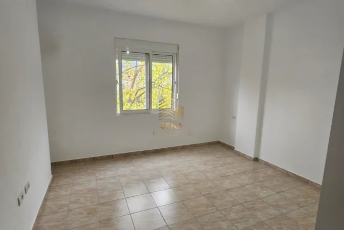 Tirane, jepet me qera apartament 1+1+Ballkon Kati 3, 60 m² 350 € (Fresk)