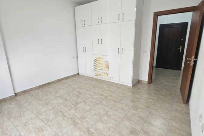 Tirane, jepet me qera apartament 1+1+Ballkon Kati 3, 60 m² 350 € (Fresk)