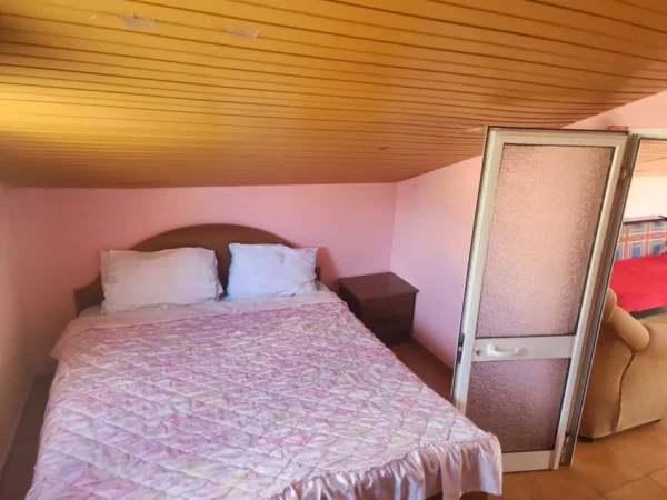 Tirane, jepet me qera apartament 2+1 Kati 3, 80 m² 300 € (Rruga Njazi Meka)