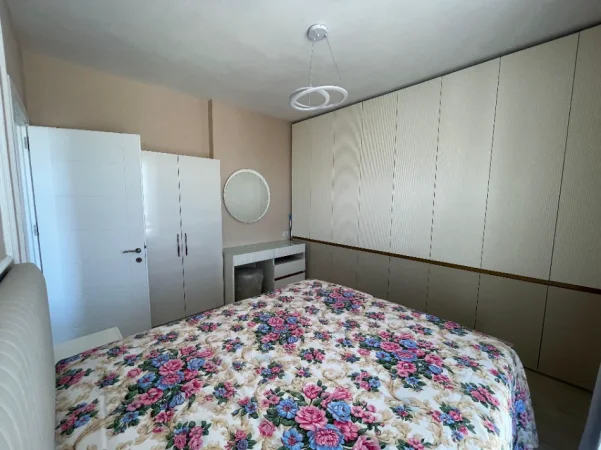 Tirane, jepet me qera apartament 1+1 Kati 7, 65 m² 470 € (Univers City)