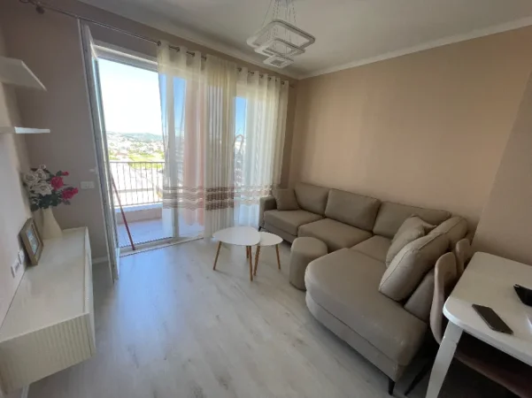 Tirane, jepet me qera apartament 1+1 Kati 7, 65 m² 470 € (Univers City)