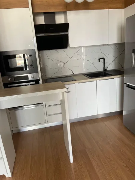 Tirane, jepet me qera apartament 2+1 Kati 7, 90 m² 700 € (DON BOSKO)