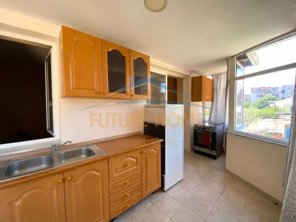 shitet apartament 2+1+Ballkon Kati 2, 73 m² 140.000 € (PRANE SHKOLLES MIHSL GRAMENO)