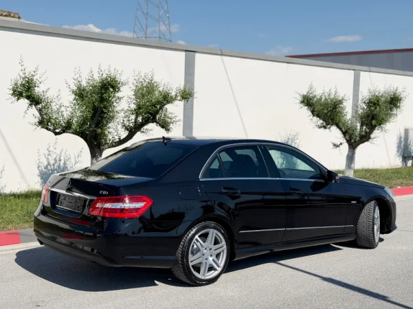 MERCEDES - BENZ E 220 NAFTE 👉 2011 👈 AUTOMATIKE - AMG Line 8.200 €