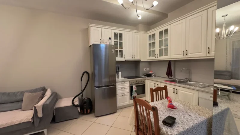 Tirane, shitet apartament 1+1 Kati 7, 58 m² 155.000 € (Kombinat)
