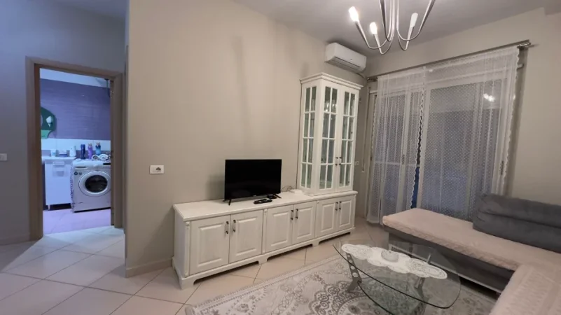 Tirane, shitet apartament 1+1 Kati 7, 58 m² 155.000 € (Kombinat)