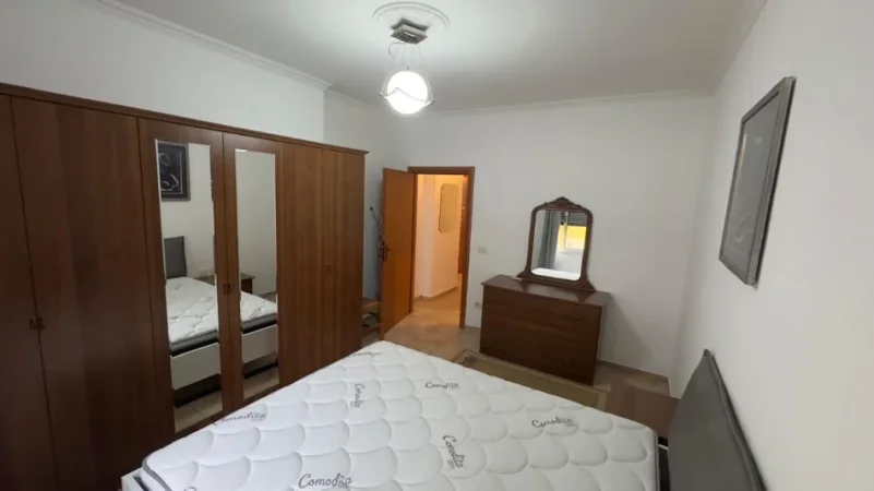 Tirane, jepet me qera apartament 1+1 Kati 3, 70 m² 685 € (cirku i tiranes)