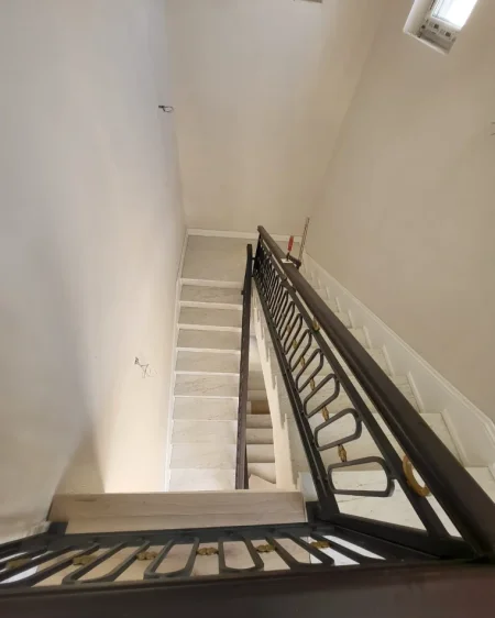 Tirane, jepet me qera apartament Vile 3 Katshe Kati 0, 300 m² 4.000 € (Teg)