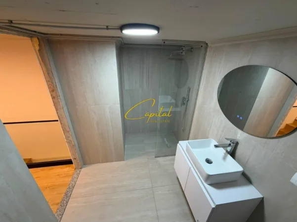 Tirane, jepet me qera apartament duplex 1+1 Kati 1, 62 m² 550 € (GOLDEN PARK 3)
