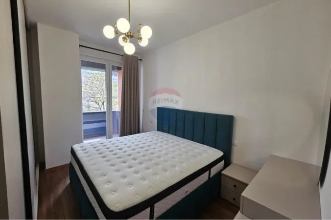 Rr. e Elbasanit, Apartament 1+1 me qira - 65000 Lek