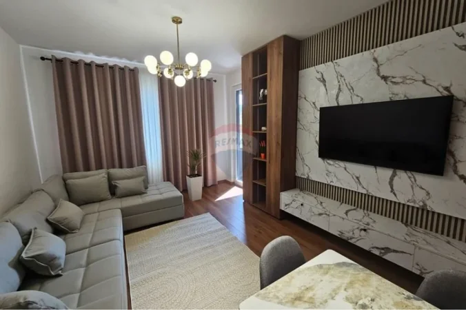 Rr. e Elbasanit, Apartament 1+1 me qira - 65000 Lek