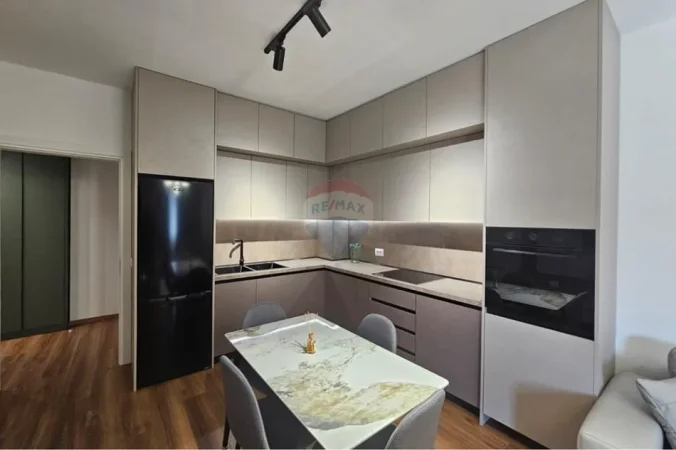 Rr. e Elbasanit, Apartament 1+1 me qira - 65000 Lek
