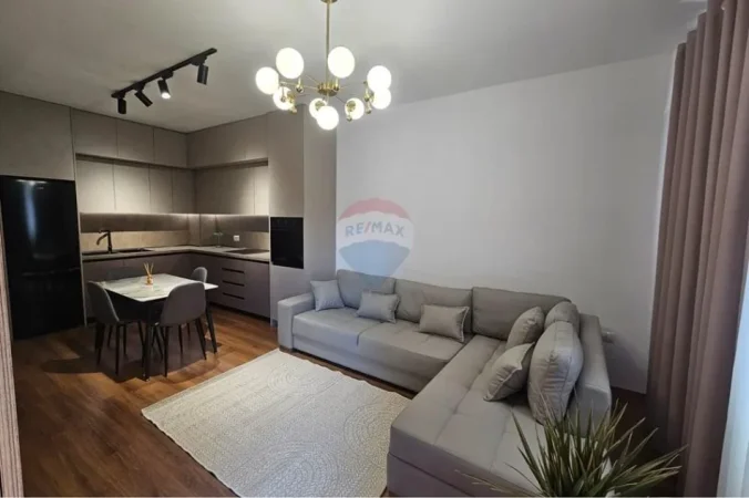 Rr. e Elbasanit, Apartament 1+1 me qira - 65000 Lek